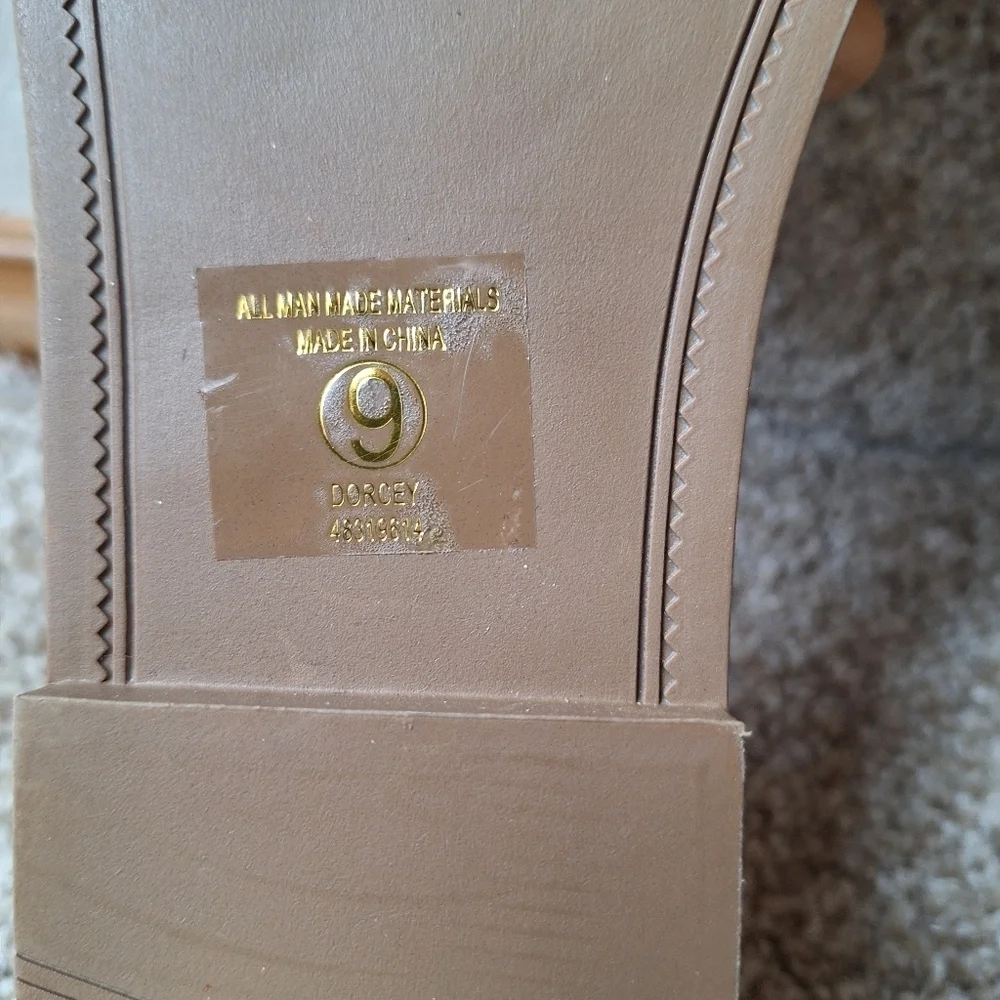 NWOT Soda Womens Slip On Tan Multi Band Flats Size 9